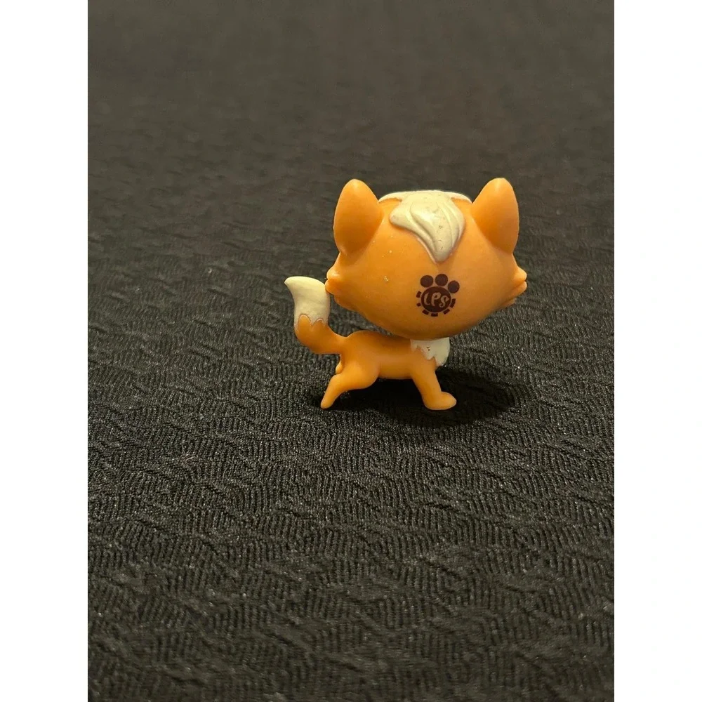 Littlest Pet Shop - LPS - Cat - Orange & White w/‎ Purple Eyes